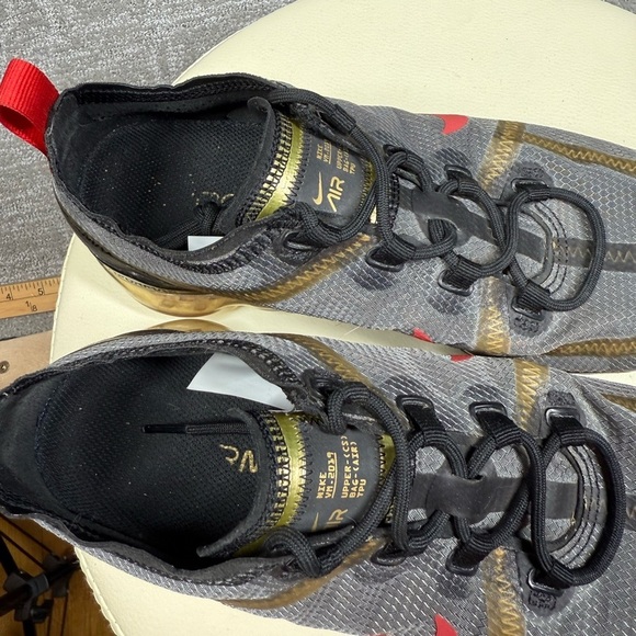 Nike Air VaporMax black Metallic Running Active Sneaker Womens Size 8 - Picture 5 of 8